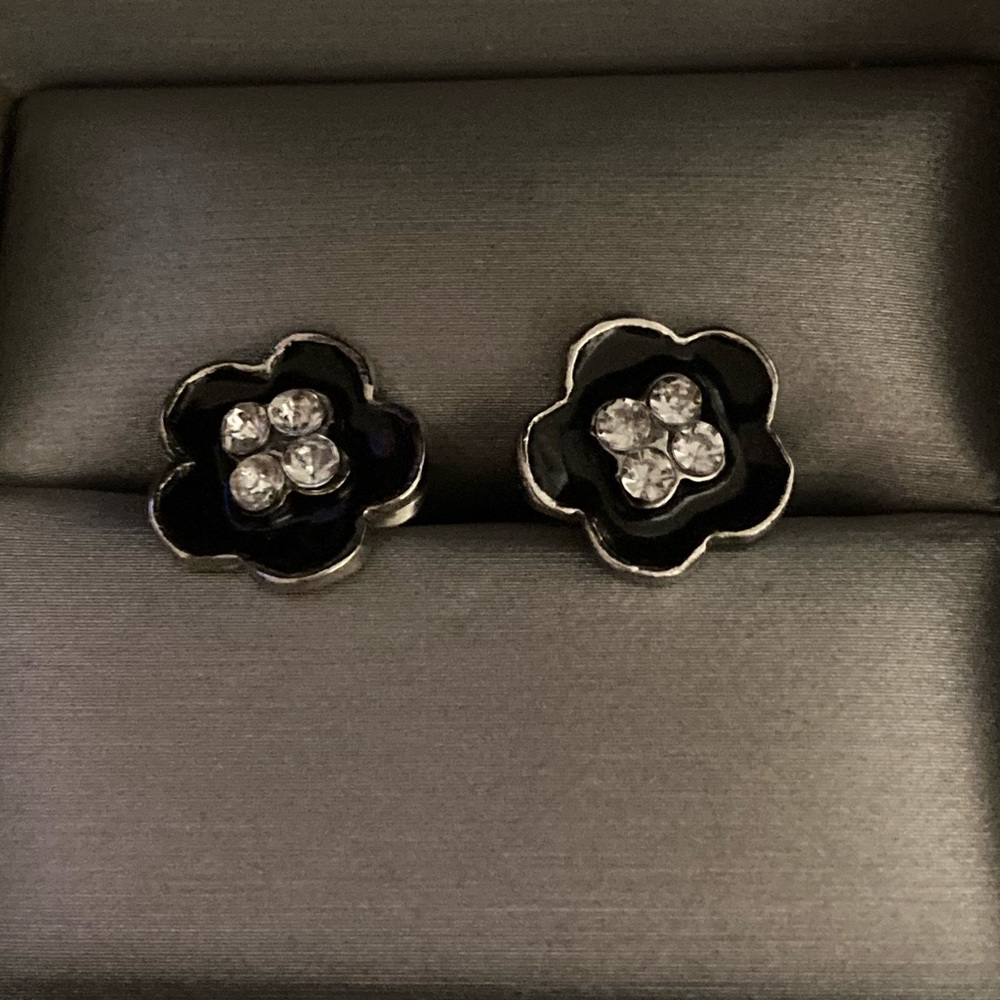 Black flower earrings